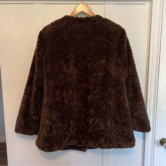 Women’s Chocolate Brown Regal Faux Fur Teddy Bear Coat | Size Large | GUC 🤎🐻 - Picture 10 of 11